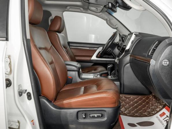 Toyota Land Cruiser 200 Series Рестайлинг 2 с пробегом 2015 года, цена 6 425 000 рублей, 120999 км, внедорожник, Автокод Объявления