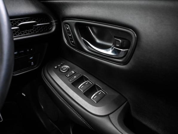 Honda ZR-V с пробегом 2024 года, цена 3 179 000 рублей, 15125 км, внедорожник, Автокод Объявления