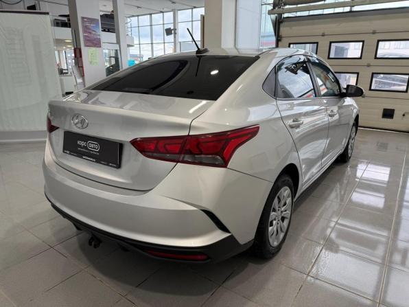 Hyundai Solaris II Рестайлинг с пробегом 2022 года, цена 1 587 000 рублей, 45347 км, седан, Автокод Объявления