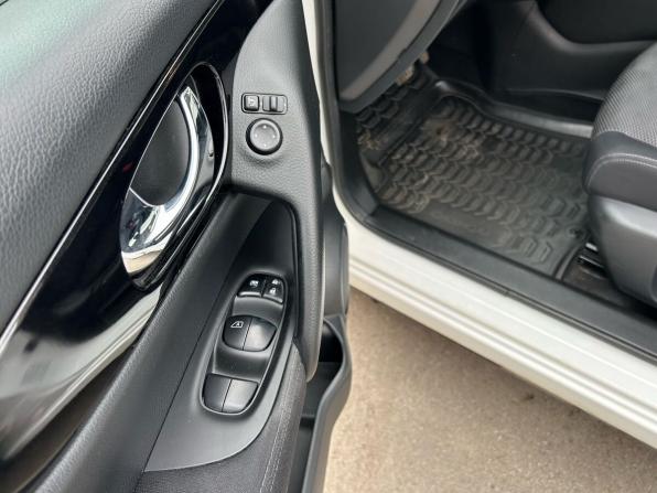 Nissan Qashqai II с пробегом 2015 года, цена 1 389 900 рублей, 142000 км, внедорожник, Автокод Объявления