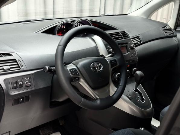 Toyota Verso I Рестайлинг с пробегом 2013 года, цена 1 539 000 рублей, 164673 км, компактвэн, Автокод Объявления