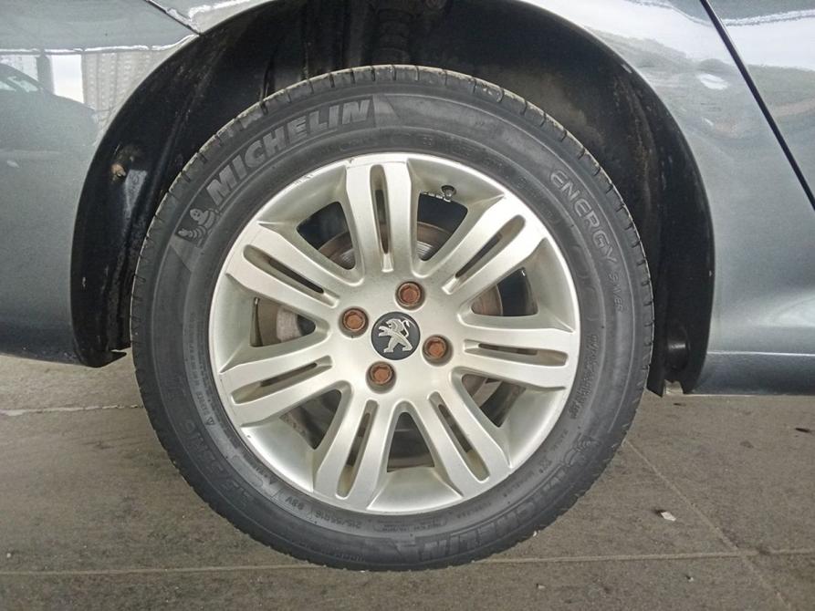 Peugeot 408 I Москва  - изображение 16