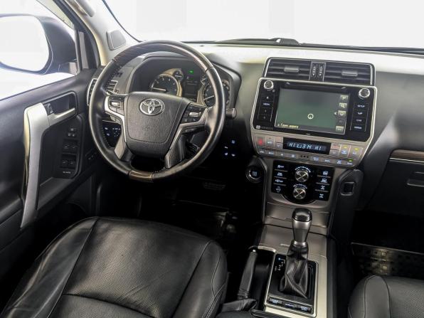 Toyota Land Cruiser Prado 150 Series Рестайлинг 2 с пробегом 2018 года, цена 4 500 000 рублей, 238427 км, внедорожник, Автокод Объявления
