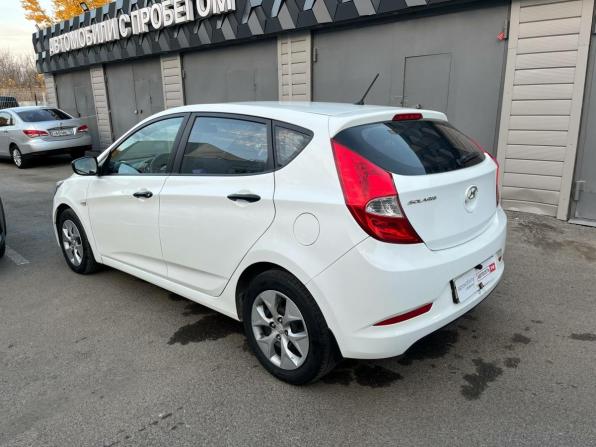 Hyundai Solaris I Рестайлинг с пробегом 2016 года, цена 838 153 рубля, 107600 км, хэтчбек, Автокод Объявления