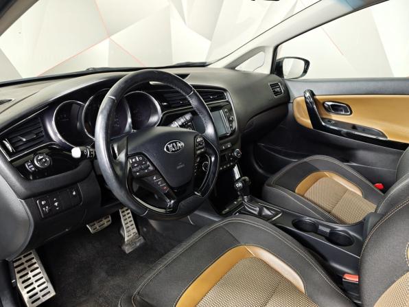 Kia Ceed II Рестайлинг с пробегом 2018 года, цена 1 347 000 рублей, 131630 км, универсал, Автокод Объявления
