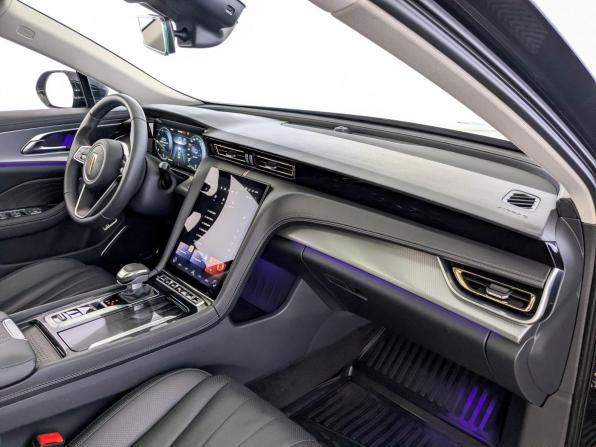 Hongqi H5 II с пробегом 2024 года, цена 3 399 000 рублей, 18070 км, седан, Автокод Объявления
