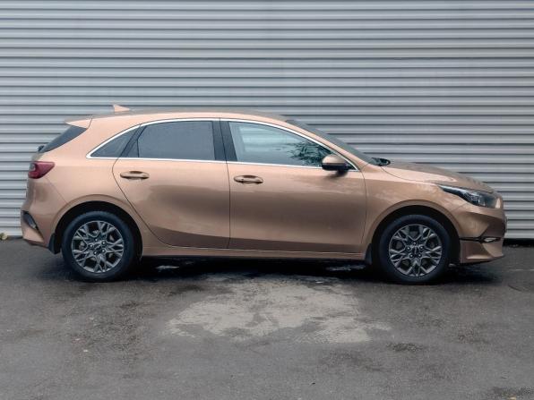 Kia Ceed III Рестайлинг с пробегом 2022 года, цена 1 750 000 рублей, 150938 км, хэтчбек, Автокод Объявления