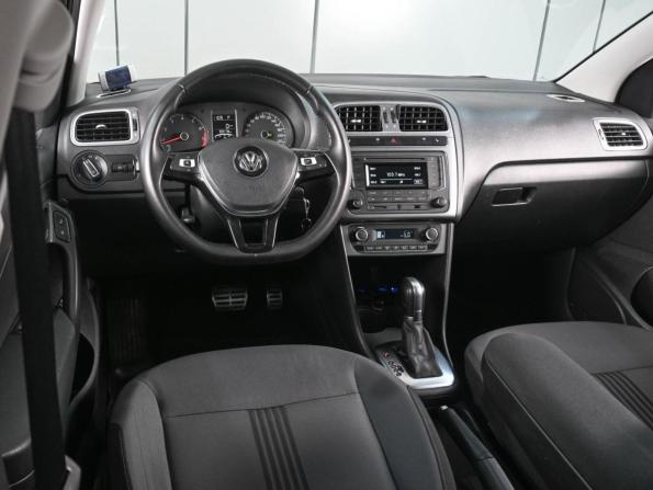 Volkswagen Polo V Рестайлинг с пробегом 2016 года, цена 1 329 000 рублей, 83478 км, седан, Автокод Объявления