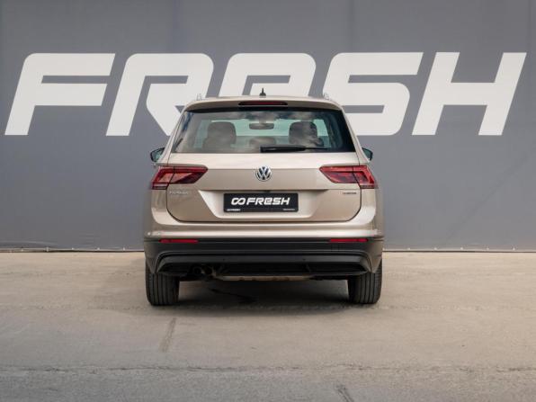 Volkswagen Tiguan II с пробегом 2018 года, цена 2 130 000 рублей, 180735 км, внедорожник, Автокод Объявления