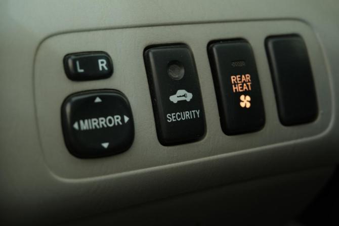 Toyota Highlander I (XU20) Рестайлинг с пробегом 2005 года, цена 1 099 000 рублей, 400000 км, внедорожник, Автокод Объявления