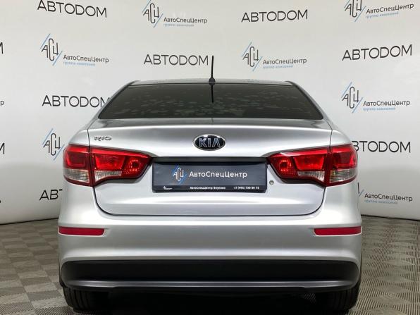 Kia Rio III Рестайлинг с пробегом 2016 года, цена 747 500 рублей, 161000 км, седан, Автокод Объявления