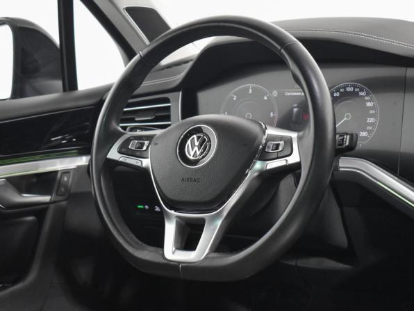 Volkswagen Touareg III с пробегом 2018 года, цена 4 300 000 рублей, 175129 км, внедорожник, Автокод Объявления