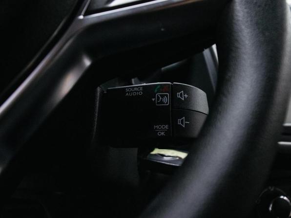 Renault Sandero II Рестайлинг с пробегом 2019 года, цена 979 000 рублей, 73493 км, хэтчбек, Автокод Объявления