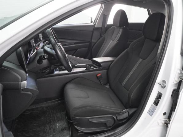Hyundai Elantra VII (CN7) с пробегом 2022 года, цена 1 999 000 рублей, 59277 км, седан, Автокод Объявления