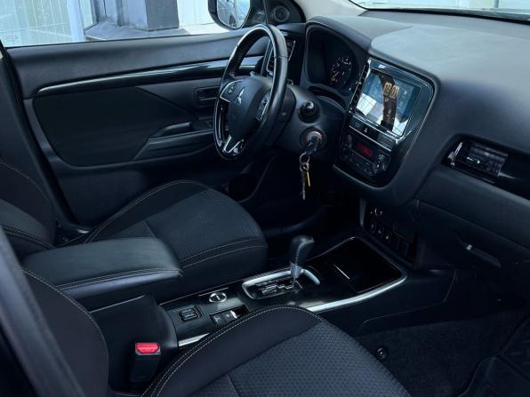 Mitsubishi Outlander III Рестайлинг 3 с пробегом 2019 года, цена 1 631 000 рублей, 308009 км, внедорожник, Автокод Объявления