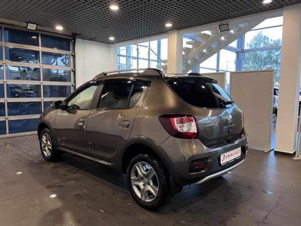 Renault Sandero II Рестайлинг с пробегом 2019 года, цена 1 280 000 рублей, 88425 км, хэтчбек, Автокод Объявления