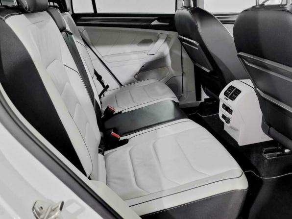Volkswagen Tiguan II с пробегом 2017 года, цена 1 915 000 рублей, 245238 км, внедорожник, Автокод Объявления