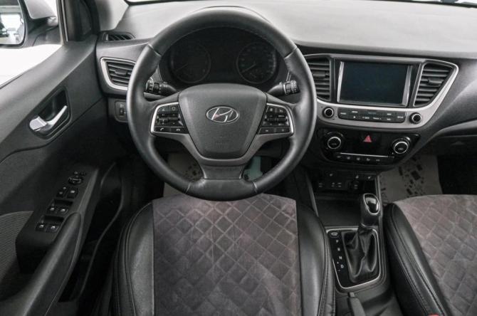 Hyundai Solaris II с пробегом 2018 года, цена 1 259 000 рублей, 170473 км, седан, Автокод Объявления