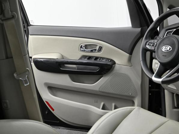 Kia Carnival III с пробегом 2017 года, цена 2 649 000 рублей, 134000 км, минивэн, Автокод Объявления