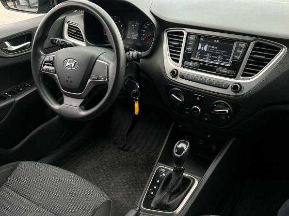 Hyundai Solaris II Рестайлинг с пробегом 2021 года, цена 1 569 000 рублей, 115000 км, седан, Автокод Объявления