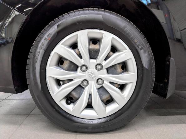Hyundai Solaris II с пробегом 2017 года, цена 1 015 000 рублей, 226605 км, седан, Автокод Объявления