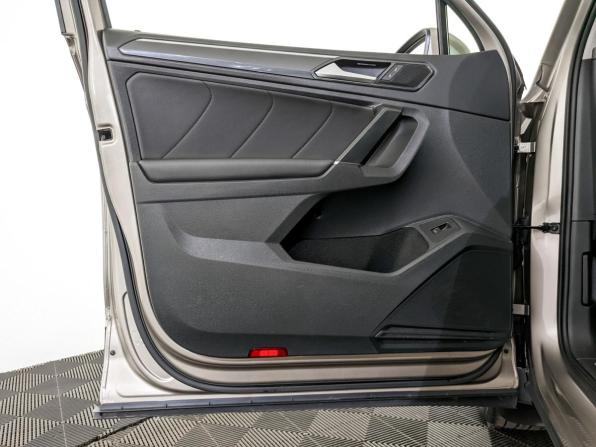 Volkswagen Tiguan II с пробегом 2018 года, цена 2 955 000 рублей, 89168 км, внедорожник, Автокод Объявления
