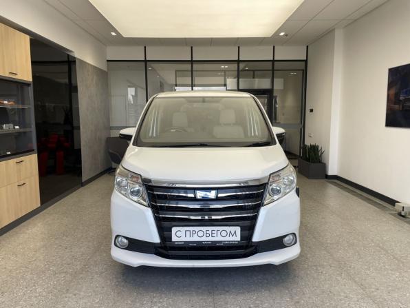 Toyota Noah III (R80) с пробегом 2014 года, цена 1 580 000 рублей, 172000 км, минивэн, Автокод Объявления