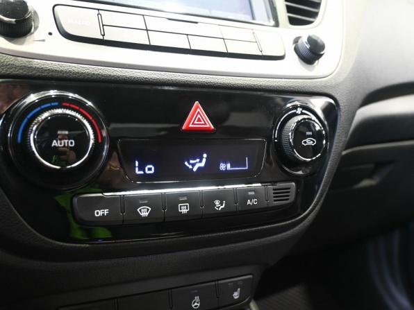 Hyundai Solaris II с пробегом 2017 года, цена 1 399 900 рублей, 124000 км, седан, Автокод Объявления