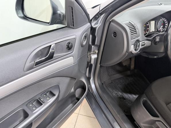 Skoda Octavia II (A5) Рестайлинг с пробегом 2011 года, цена 1 270 000 рублей, 149008 км, лифтбек, Автокод Объявления