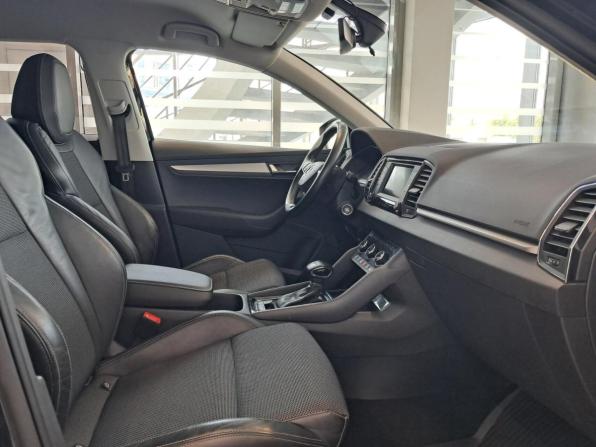 Skoda Karoq I с пробегом 2021 года, цена 2 596 000 рублей, 61111 км, внедорожник, Автокод Объявления
