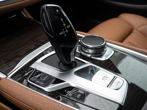 BMW 7 серии VI (G11/G12) с пробегом 2017 года, цена 4 220 000 рублей, 136548 км, седан, Автокод Объявления