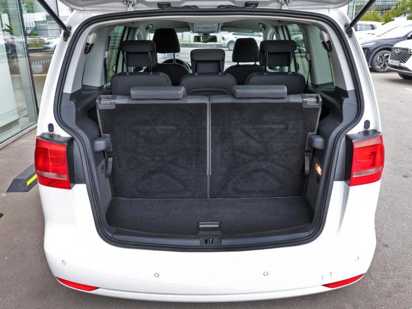 Volkswagen Touran I Рестайлинг 2 с пробегом 2012 года, цена 898 000 рублей, 295405 км, компактвэн, Автокод Объявления