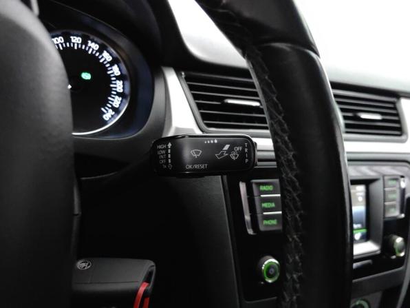 Skoda Rapid I с пробегом 2016 года, цена 799 000 рублей, 240300 км, лифтбек, Автокод Объявления