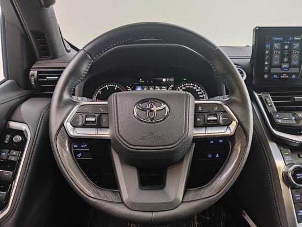 Toyota Land Cruiser 300 Series с пробегом 2021 года, цена 9 950 000 рублей, 28718 км, внедорожник, Автокод Объявления