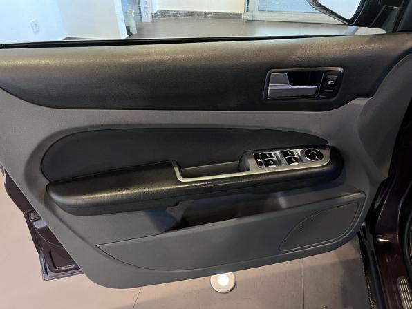 Ford Focus II Рестайлинг с пробегом 2008 года, цена 365 000 рублей, 291612 км, седан, Автокод Объявления