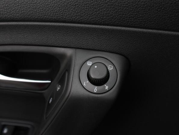 Volkswagen Polo V Рестайлинг с пробегом 2017 года, цена 1 098 000 рублей, 79820 км, седан, Автокод Объявления