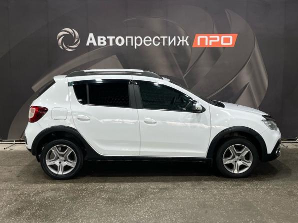 Renault Sandero II Рестайлинг с пробегом 2021 года, цена 1 079 000 рублей, 98508 км, хэтчбек, Автокод Объявления