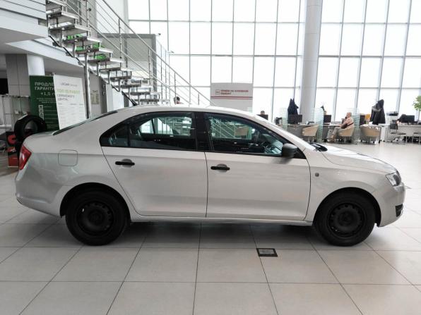Skoda Rapid I с пробегом 2015 года, цена 1 050 000 рублей, 109441 км, лифтбек, Автокод Объявления
