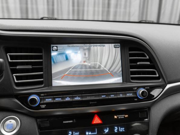 Hyundai Avante VI Рестайлинг с пробегом 2019 года, цена 1 930 000 рублей, 79477 км, седан, Автокод Объявления