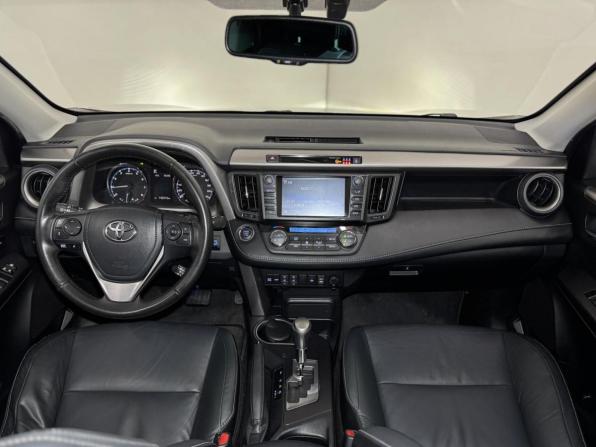 Toyota RAV4 IV (XA40) Рестайлинг с пробегом 2017 года, цена 2 699 000 рублей, 142211 км, внедорожник, Автокод Объявления