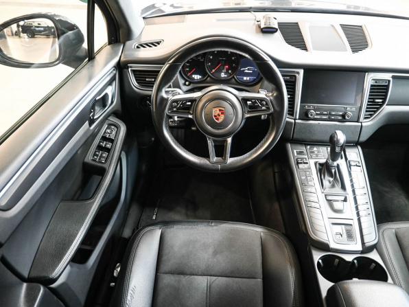 Porsche Macan I Рестайлинг с пробегом 2018 года, цена 3 749 900 рублей, 157000 км, внедорожник, Автокод Объявления