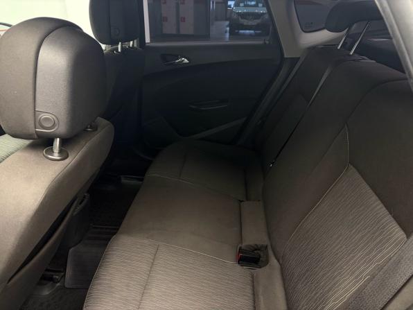 Opel Astra J Рестайлинг с пробегом 2013 года, цена 905 000 рублей, 253443 км, седан, Автокод Объявления