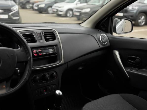 Renault Logan II с пробегом 2014 года, цена 609 000 рублей, 157350 км, седан, Автокод Объявления