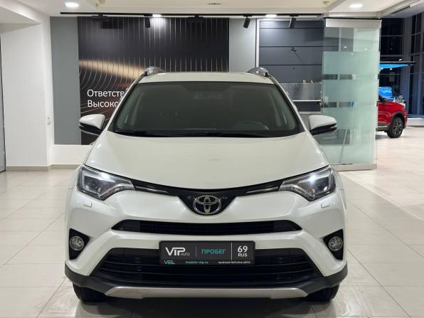 Toyota RAV4 IV (XA40) Рестайлинг с пробегом 2017 года, цена 2 447 000 рублей, 74606 км, внедорожник, Автокод Объявления