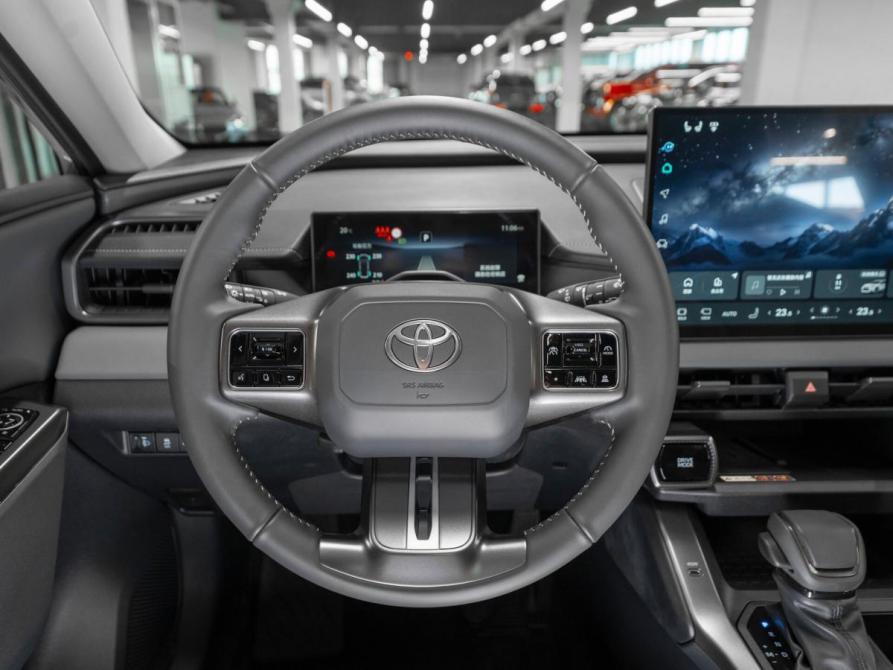 Toyota RAV4 VI (XA60) Москва  - изображение 11