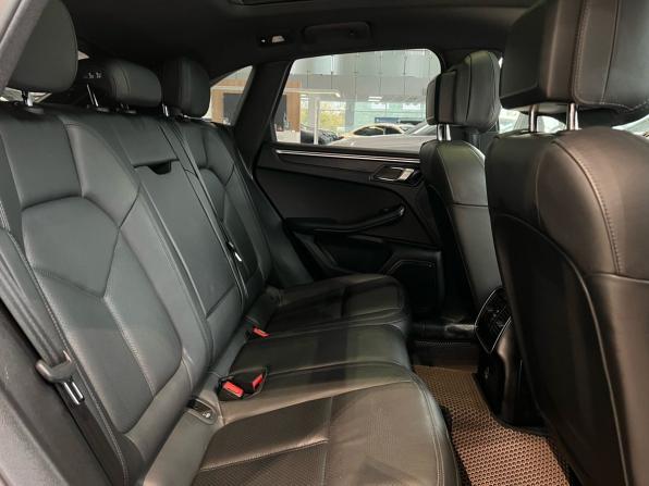 Porsche Macan I Рестайлинг с пробегом 2019 года, цена 3 649 000 рублей, 176000 км, внедорожник, Автокод Объявления