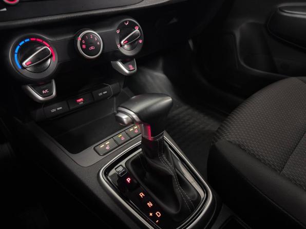Kia Rio IV Рестайлинг с пробегом 2021 года, цена 1 590 000 рублей, 101928 км, хэтчбек, Автокод Объявления