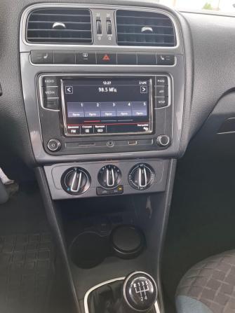 Volkswagen Polo V Рестайлинг с пробегом 2019 года, цена 1 245 000 рублей, 112936 км, седан, Автокод Объявления
