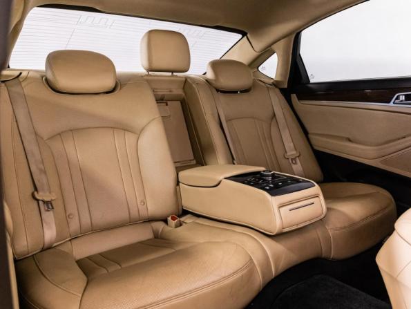 Hyundai Genesis II с пробегом 2014 года, цена 1 699 000 рублей, 193182 км, седан, Автокод Объявления