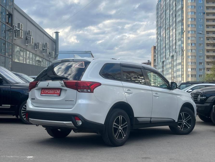 Mitsubishi Outlander III Рестайлинг 2 Санкт-Петербург  - изображение 4